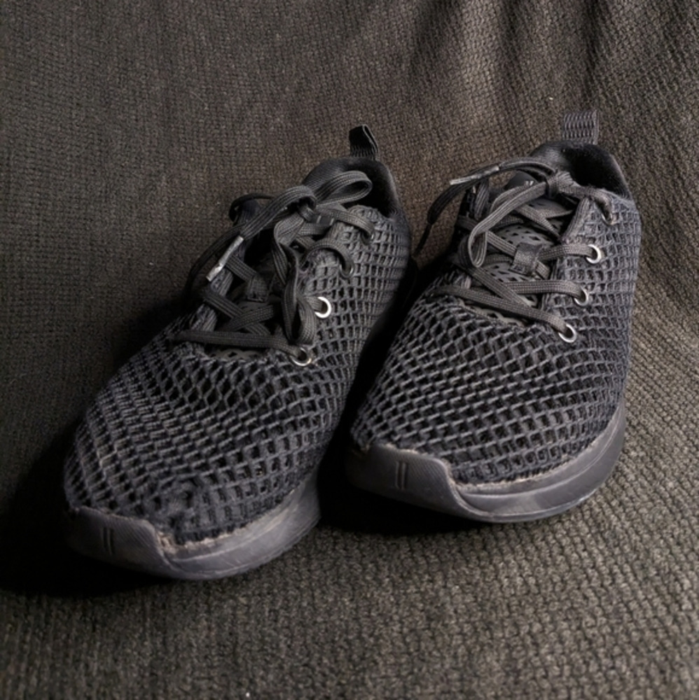 NoBull Size 9 Black Mesh Runner Gym Shoes